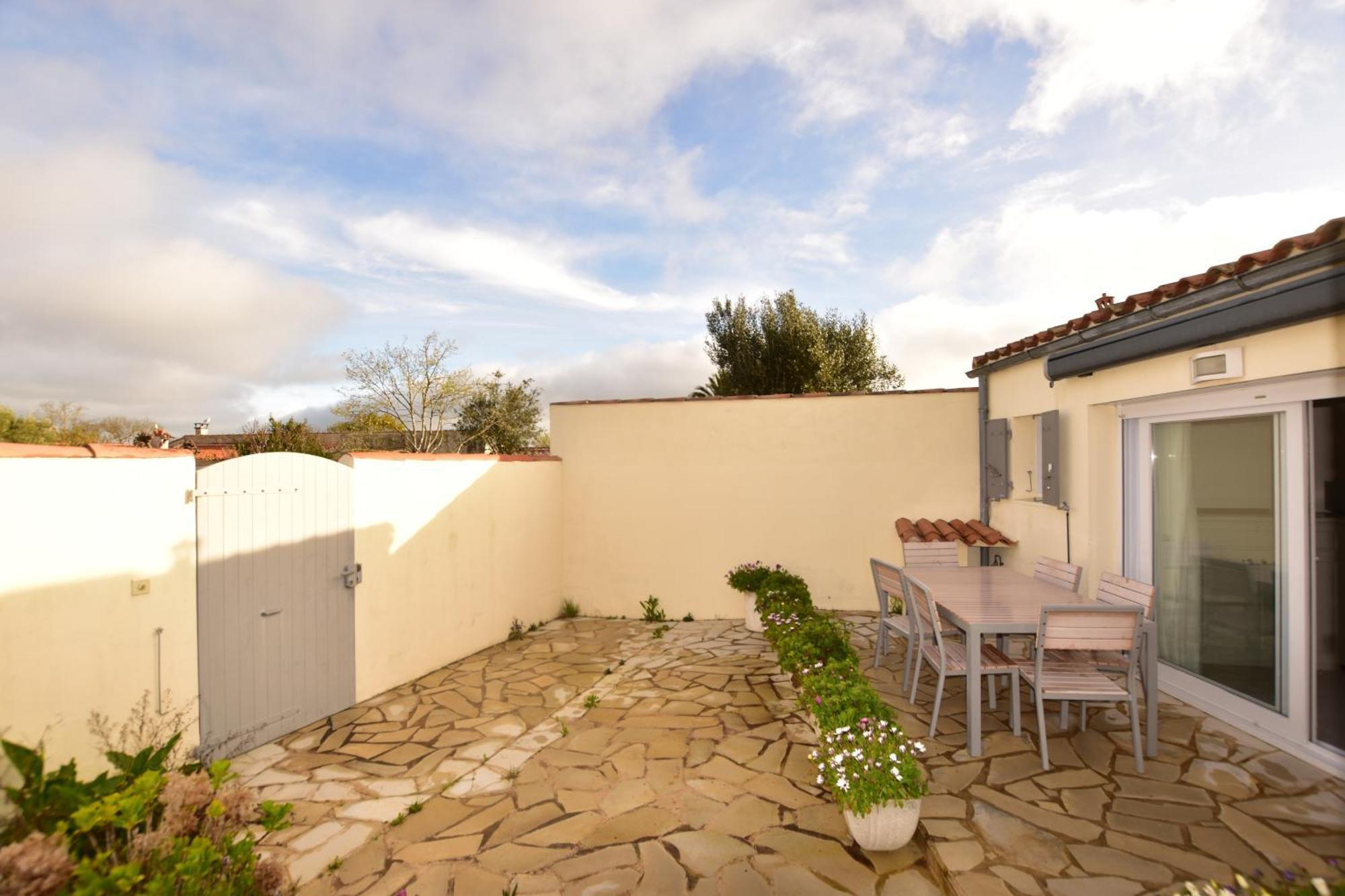 Large Studio Close To The Beach Saint-Martin-de-Re Exterior photo